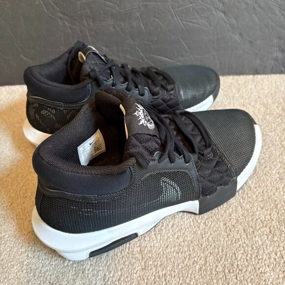 Nike Lebron Witness 8 TB Basketball Shoes Men's Size 9 Black White FB0044-002 - Picture 1 of 10